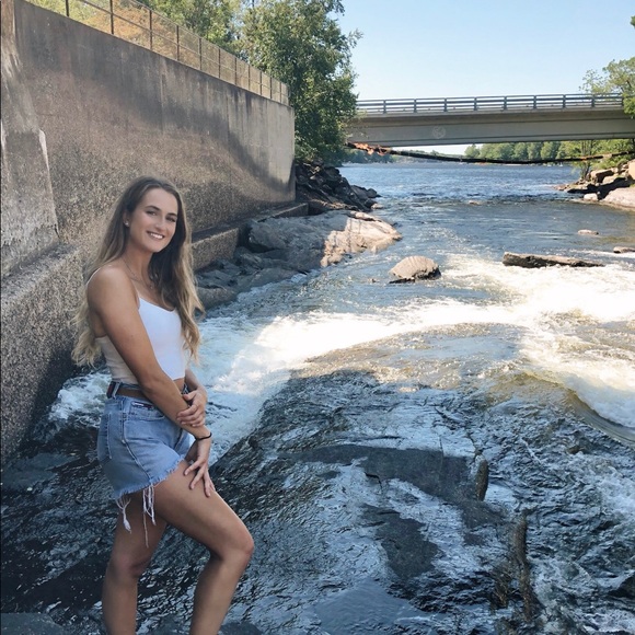 Meet your Posher, Taylor - Picture 1 of 1